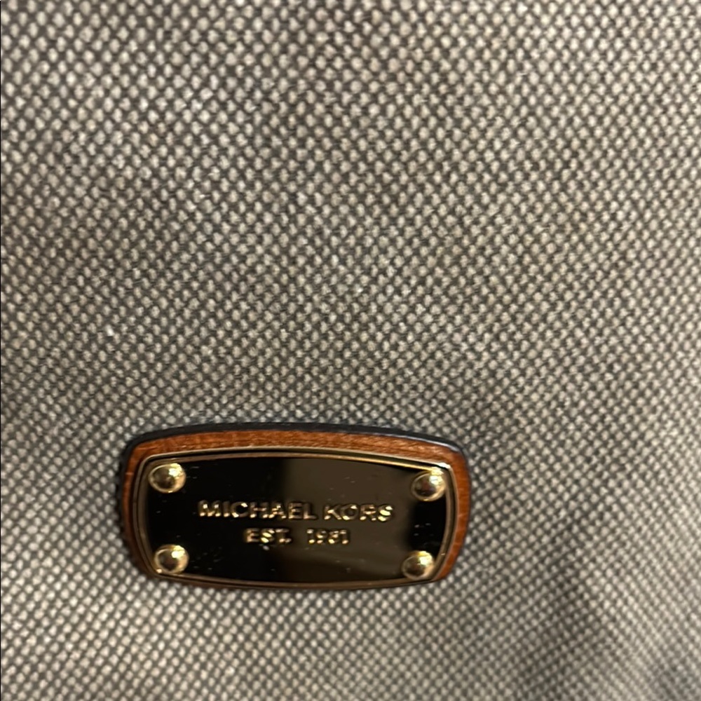 Michael Kors Tan Shoulder Bag with Rope Handles - Picture 2 of 9